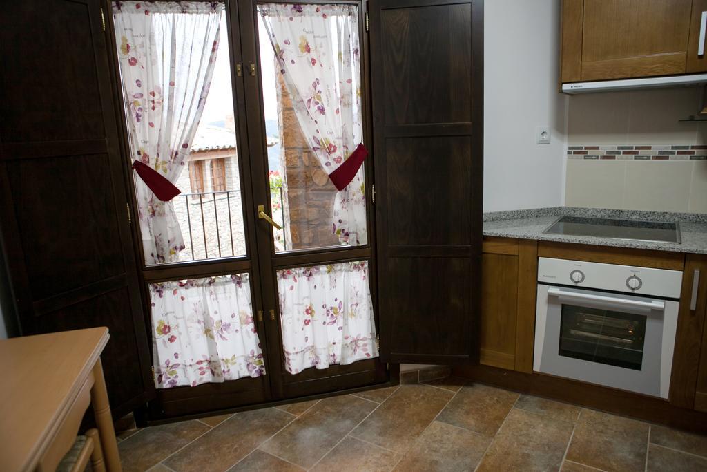 El Balcon de Roda Roda de Isábena Habitación foto
